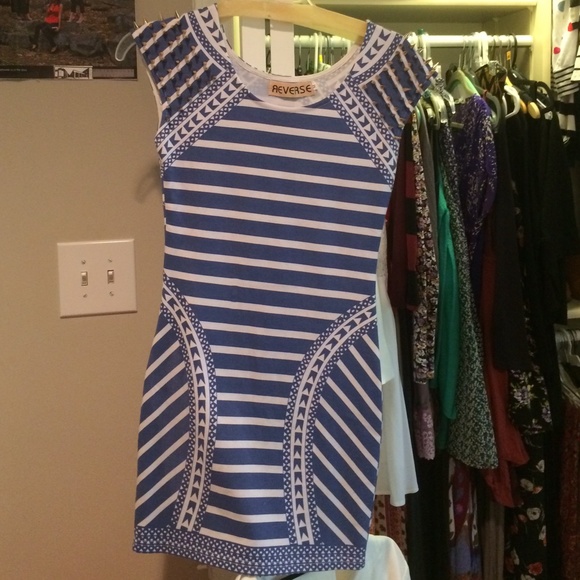 Blue and white dress with spiked shoulders - Picture 2 of 8